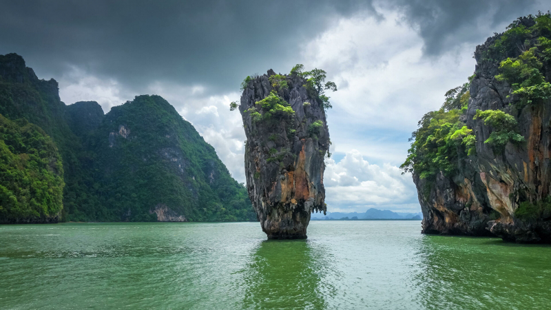 В Таиланде пробуют спасти уникальный остров Джеймса Бонда
