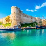 Кипр будет пускать вакцинированных туристов без теста на коронавирус