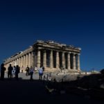Греция обязала въезжающих россиян сдавать ПЦР-тест на границе