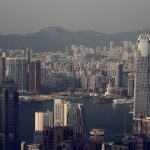 Гонконг запретит транзит для авиапассажиров из 150 стран