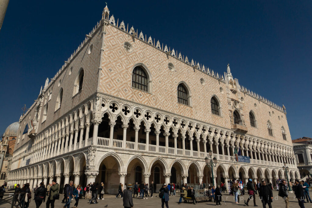 Фото 27 — Путешествие по Венеции на гондоле